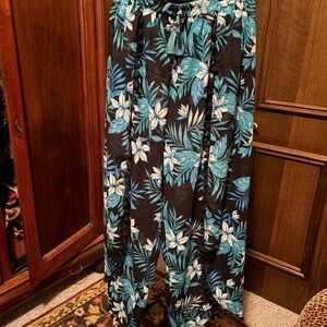 Women’s Black and Teal Tropical Print Palazzo Pants.